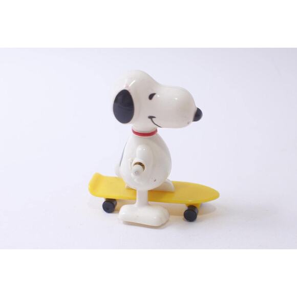 Snoopy on a Skateboard, 1970s Wind-Up Toy, Plastic, Figurine, Peanuts, Vintage, - Picture 1 of 3